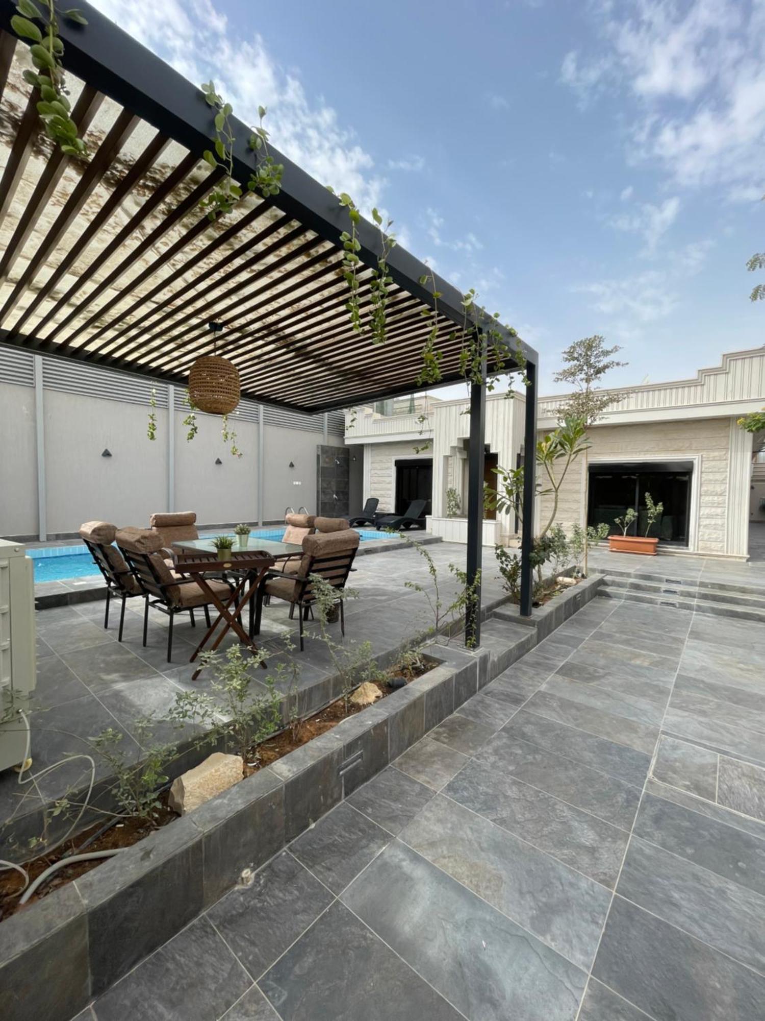 فيلا موقع مميز وإطلالة على المسبح Riyadh Exterior photo